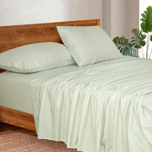 Image of ROYALE LINENS 4 Piece Queen Sheets Set - Soft Brushed 1800 Microfiber Bedding - 1 Fitted and 1 Flat Sheet, 2 Pillow Cases - Wrinkle Free & Fade Resistant - Hotel Luxury Bed Sheets Set (Sage, Queen)