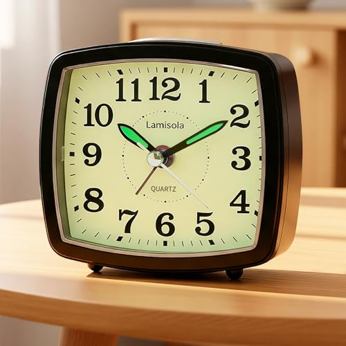 Lamisola Small Battery Alarm Clock for Bedrooms, Analog Travel Clocks, Bedside Desk Table Clock for Room Decor, Slient, Big Numbers for Seniors, Gently Ascending Alarm for Heavy Sleepers, Black