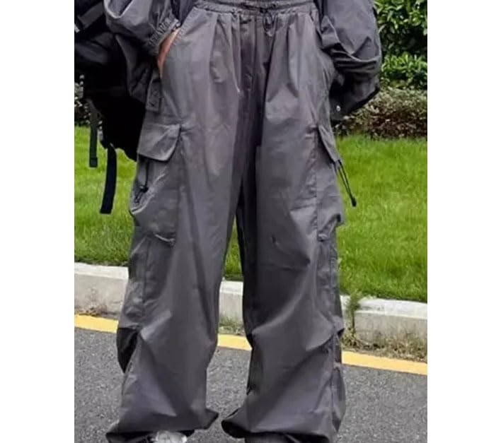 Women's Vintage Cargo Pants Unisex Loose Fit Straight Leg Y2K Style with Pockets Wide Leg Streetwear Trousers4