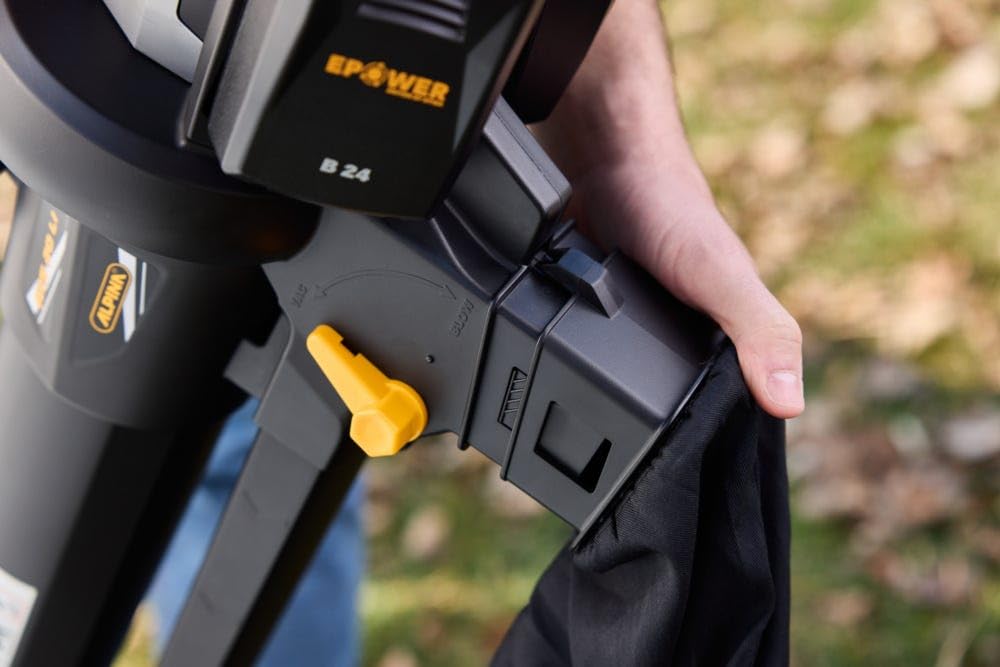 Alpina AVS 20 Li Kit Aspiratore-Trituratore A Batteria, 600 W, 2 Batt. 20V 4Ah + Caric. – Sacco 45 L, Design Leggero Ed Ergonomico – Per Giardino E Pacciamatura