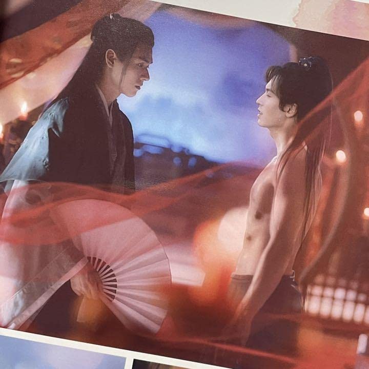 Amazon.co.jp: 山河令 ゴンジュン張哲瀚 「花開傾城」写真集