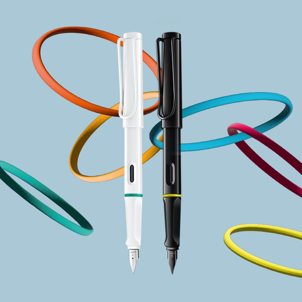 Lamy safari multicolor Füller-Set – Special Edition mit 2 Füllhaltern in all black & all white – Stahlfeder in Strichbreite M – mit 2 blauen Tintenpatronen, 12 austauschbaren Farbringen & Geschenkbox