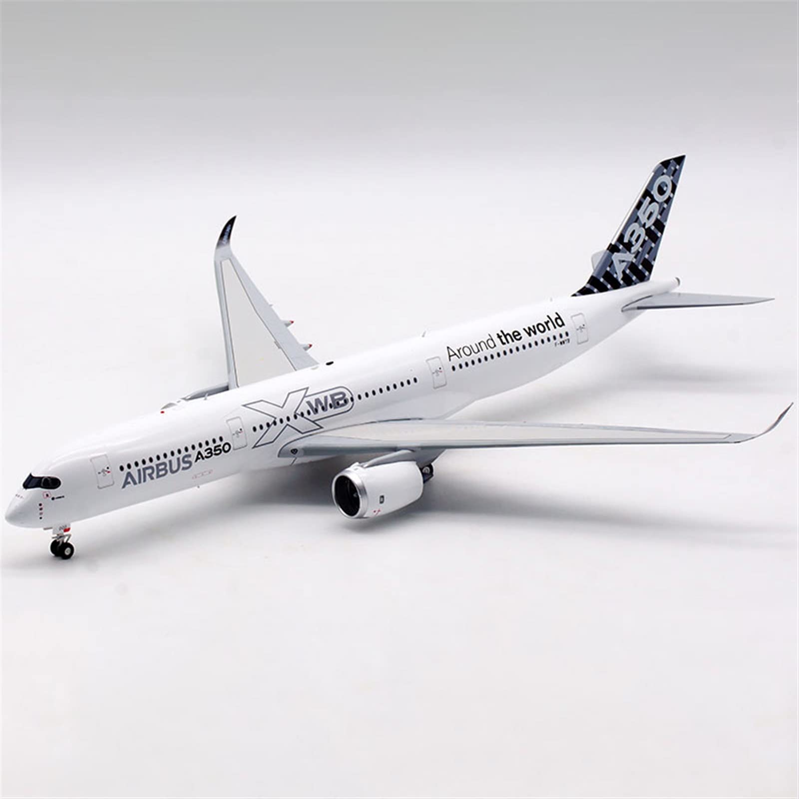 Amazon.co.jp: 1/200スケール 機内輸送塗装用 A350-900 F-wwyb 完成品