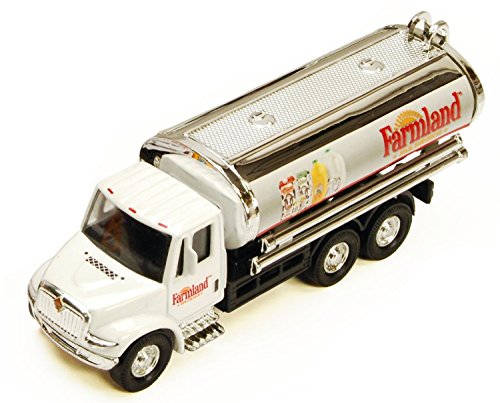 Farmland International Dairy 5½-inch Tanker Truck with Pullback Motorized Action 1/55 Scale in Box