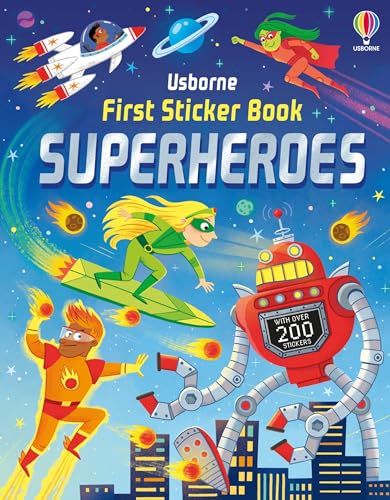 Superheroes. First Sticker Book. Ediz. A Colori