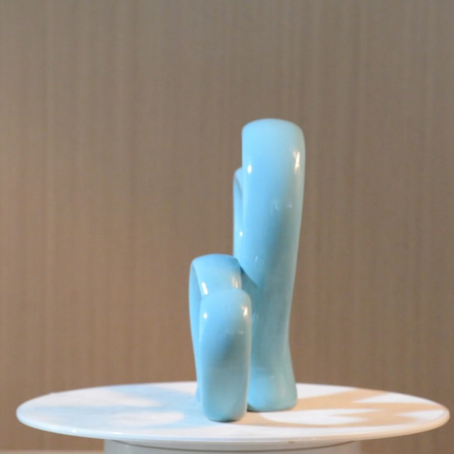 Estatua decorativa moderna de corazón en porcelana azul miniatura 7