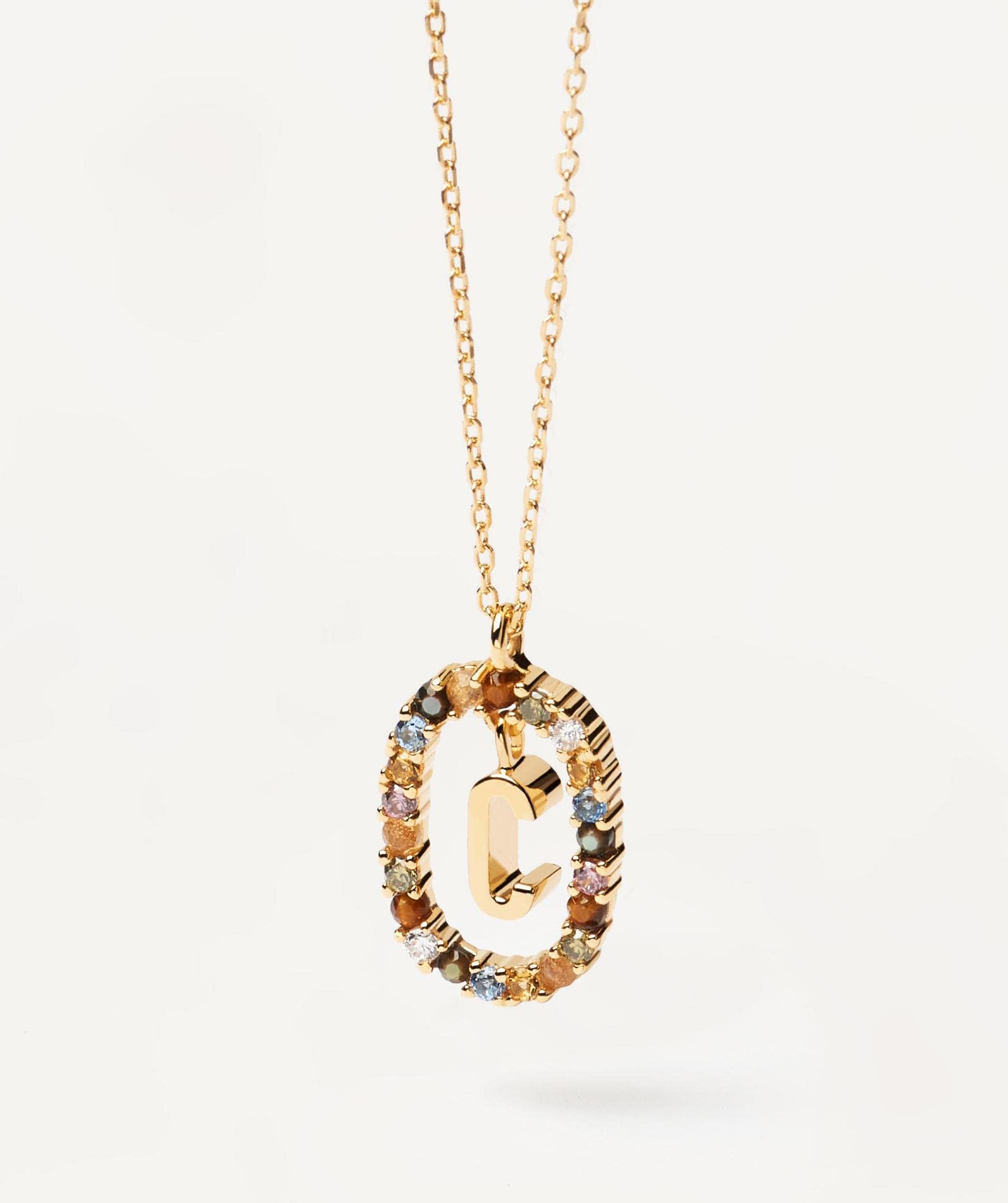 PDPaola Halskette mit dem Buchstaben C aus 18 Karat goldplattiertem Sterling Silber mit Edelsteinen und Kristallen, CO01-262-U