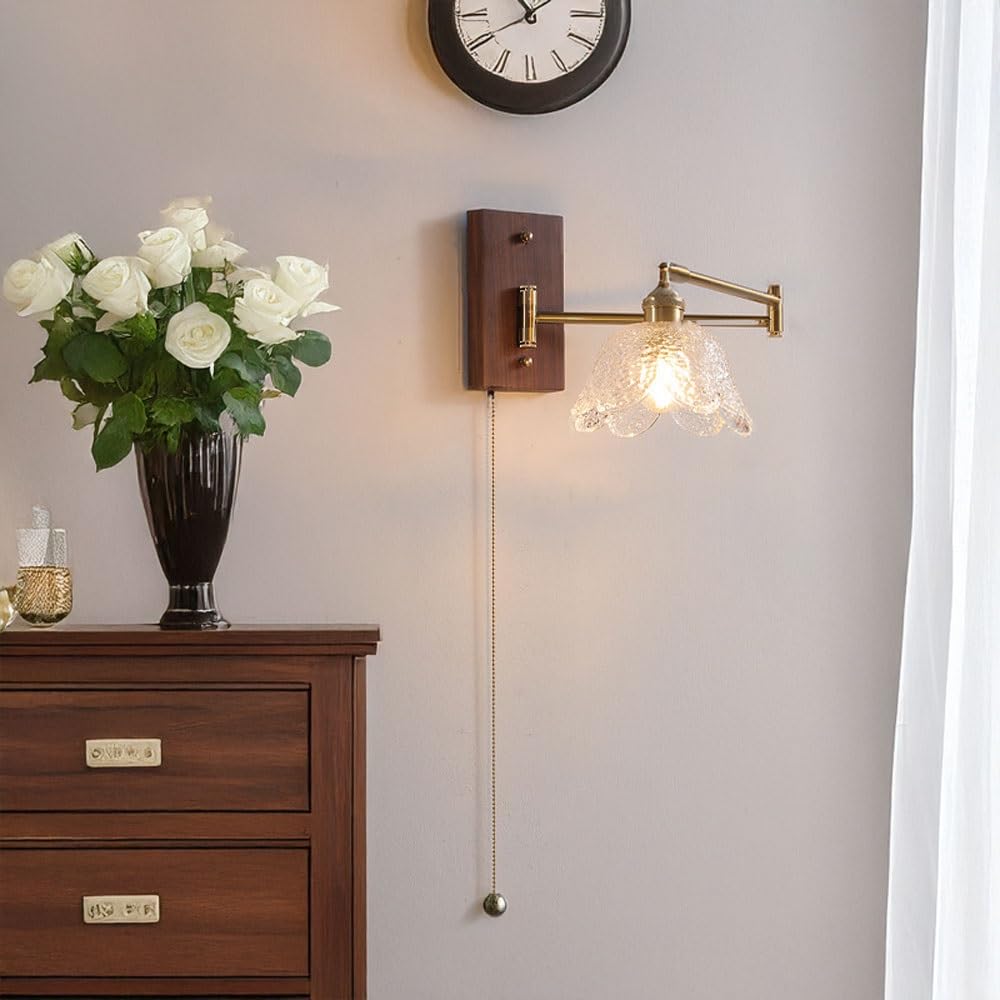 Regulowana lampa ścienna w stylu retro, obrotowa lampa ścienna w stylu vintage z przełącznikiem suwakowym, lampką nocną z kwiecistym szkłem, mosiężna lampa ścienna do sypialni