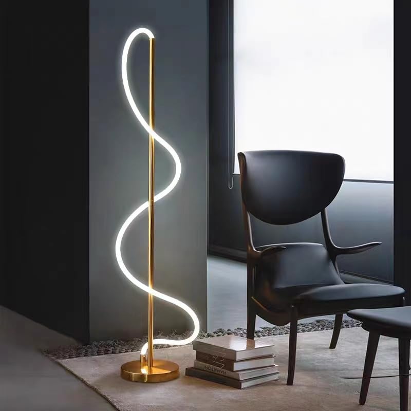 Lámpara de pie LED dorada con modelado flexible para una iluminación elegante