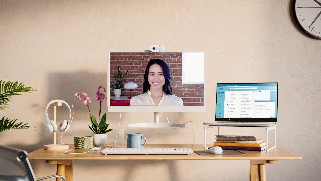 Logitech Brio 101 Full HD 1080p Webcam for Streaming and Meetings - Black