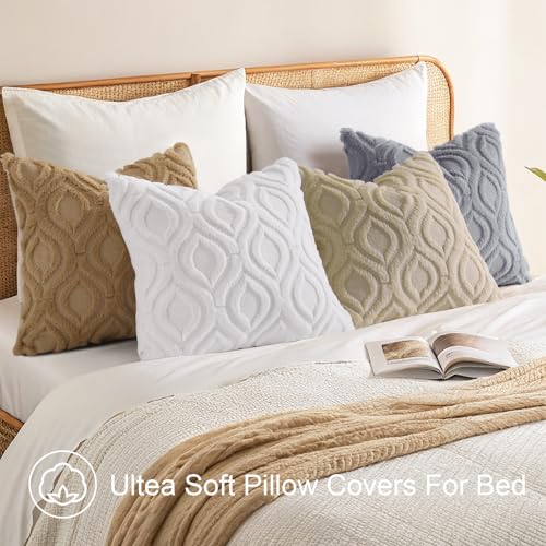 decorUhome Throw Pillow Covers 20x20 Inch Set of 2, Soft Plush Decorative Faux Fur Light Brown Solid Couch Pillow Covers, Accent Farmhouse Neutral Square Euro Pillow Cases for Sofa Bed Living Room