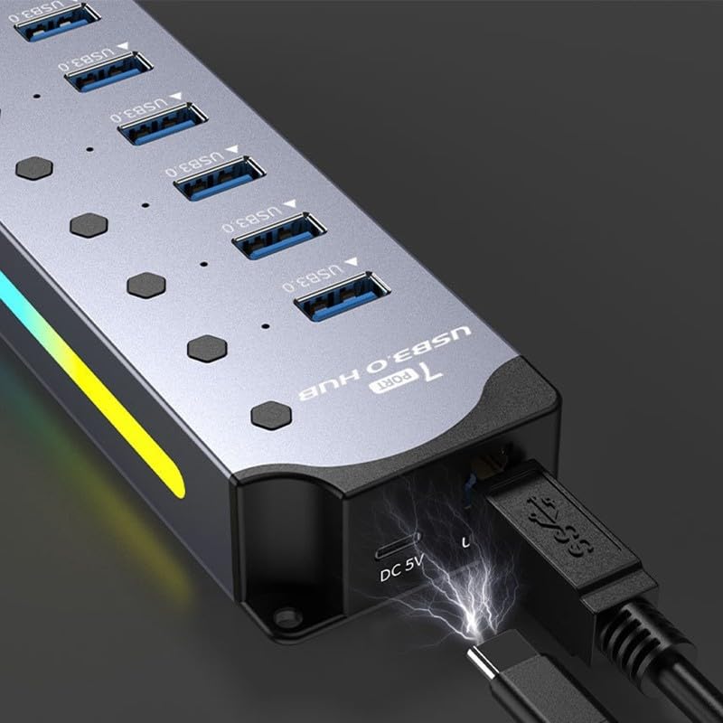 Hub USB multifunzione con dieci porte con controlli individuali per prestazioni ottimali e sorprendente per l'aspetto di raffreddamento RGB