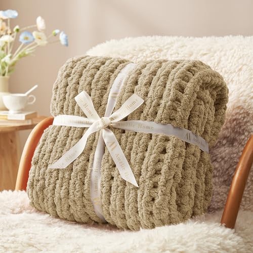 Amélie Home Chunky Knit Throw Blanket for Couch,...