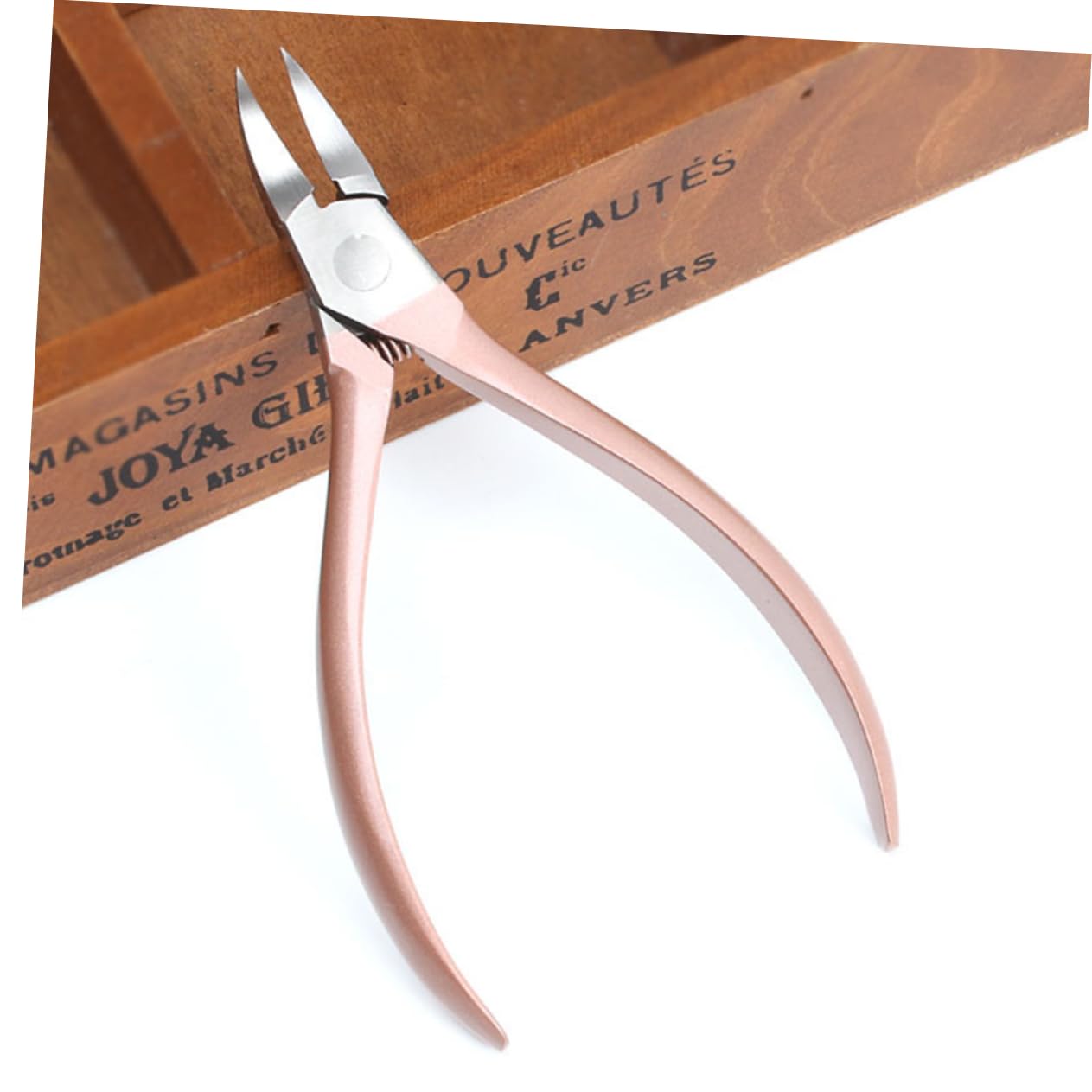 FOMIYES Precision Crafted Nail Cuticle Clippers Portable Manicure Nippers Stainless Steel Nipper for Easy Cuticle Removal