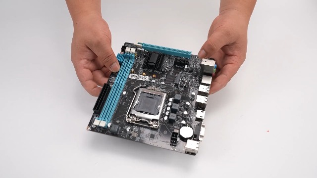 ASUS P9D-M Motherboard Micro-ATX Intel C224 LGA1150 DDR3 32GB SATA2/3 VGA RJ45