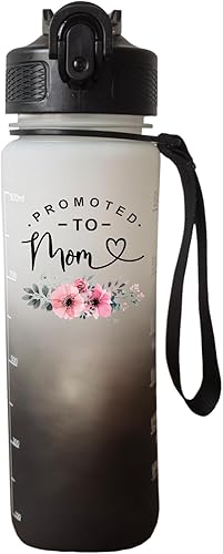 Promoted To Mom - Pajita transparente de plástico de 32 onzas, citas motivacionales y seguimiento del tiempo, mango de hebilla y ancho, ligero y