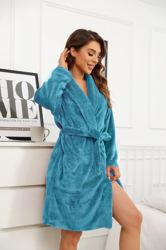 Image of U2SKIIN Women Fleece Robe, Short Cozy Plush Robes for Womens Soft Shawl Collar Warm Spa Bathrobe
