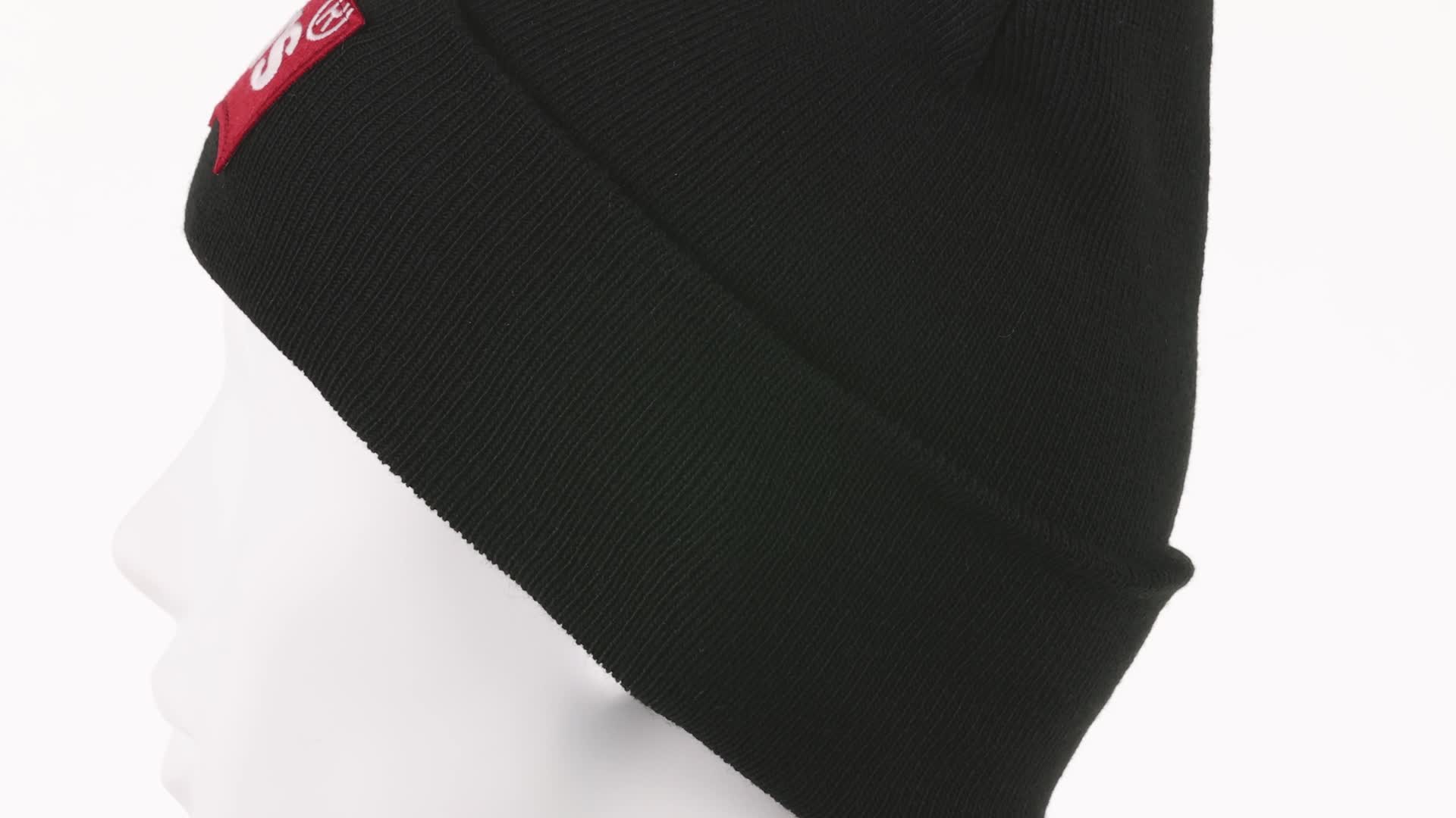 Levi's slouchy red tab beanie in black | ASOS
