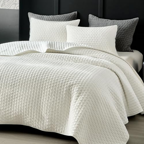 WARMDERN Luxury Velvet Quilt Set Queen Size, Cross Stitch Quilts Striped Bedding Set, Soft Lightweight Bedspread and Coverlet with 2 Pillow Shams for All Season, White, 90" x 96"
