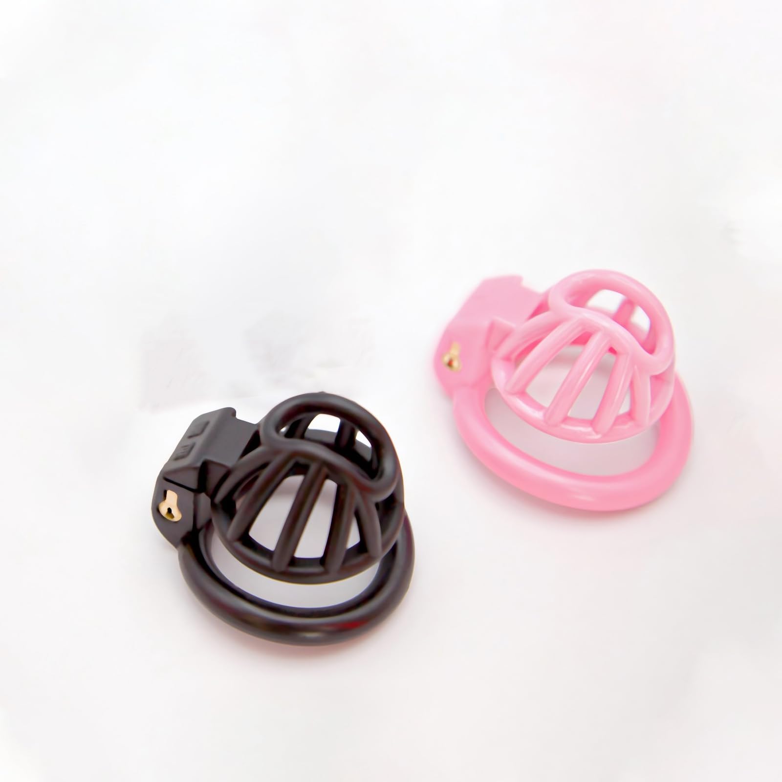 Cage Chastetée Sex Toýs Homme Cage de Chasteté Pénis avec 4 Anneaux Courbés de Tailles Différentes Ceintures de Chasteté avec Serrure Invisible pour Hommes Adultes Sissy Chastity Cage (Black,L)
