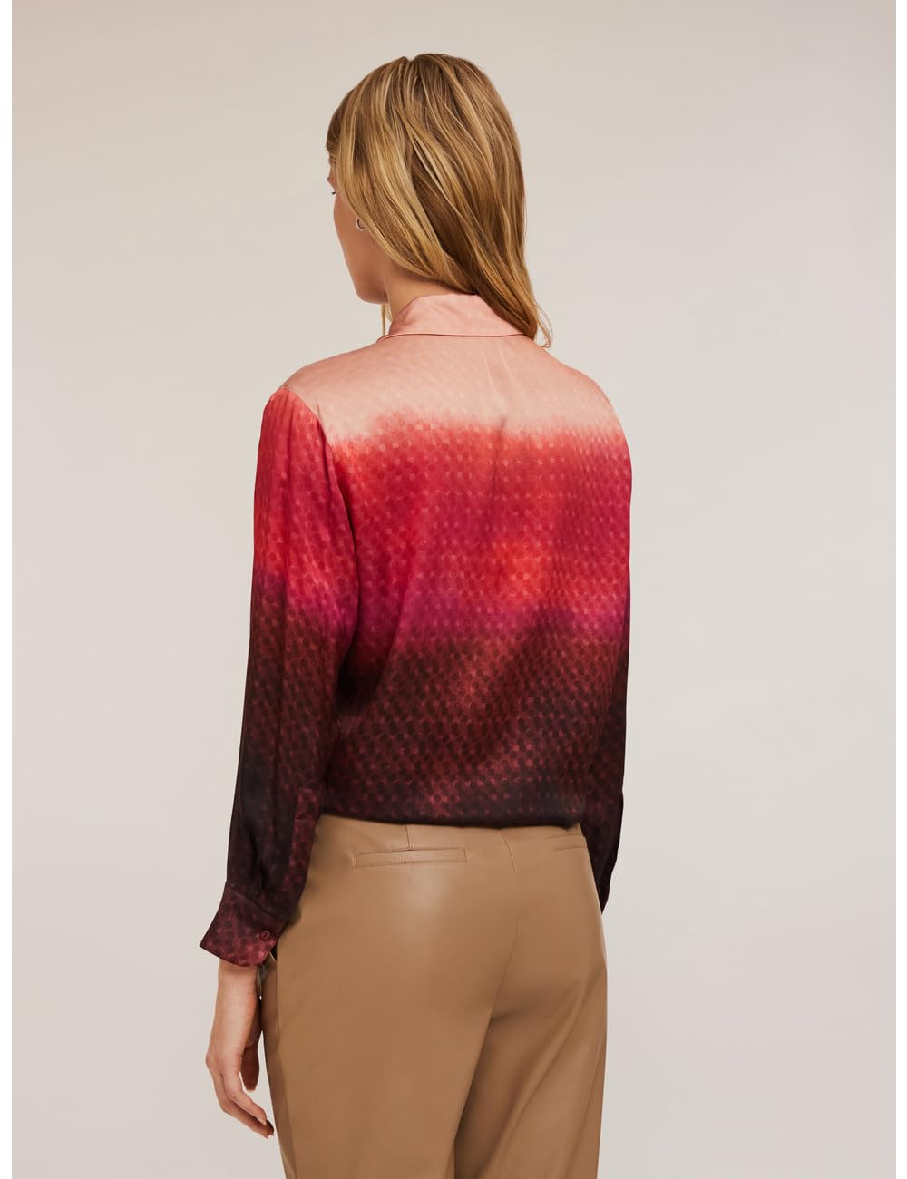 Motivi: Camicia Sfumata in Raso Stagione Primavera Estate 2025.