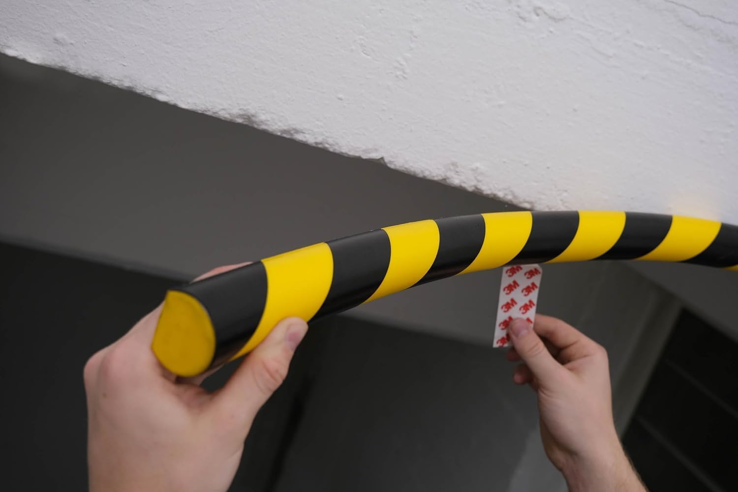 Durable Surface Protection Profile S32R Self-Adhesive, Yellow/Black, 5 Pack