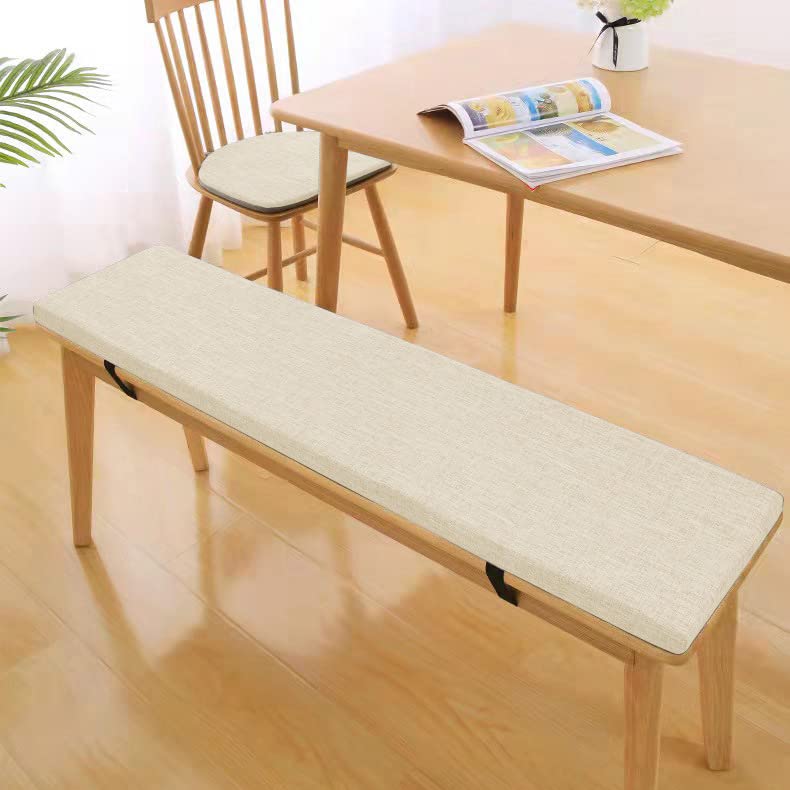 Coussin pour banc afin de soulager le dos sur une assise de jardin en bois rigide