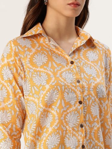 Image of Classic collared cotton shirt with 3 /4 sleeve for a timeless casual look