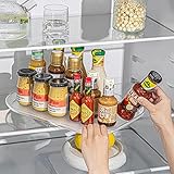 Rutschfestes Saugnapf-Design: Dieser Drehplatte Kühlschrank rechteckig ist mit rutschfesten Saugnäpfen ausgestattet, die am Kühlschrank, Schrank, Unterschrank, Waschbecken oder an der Küchenarbeitsplatte befestigt werden können, so dass Sie sich keine Sorgen machen müssen, dass der Drehtisch sich verschiebt, wenn er sich dreht, um Dinge zu holen, was reibungsloser und sicherer ist.