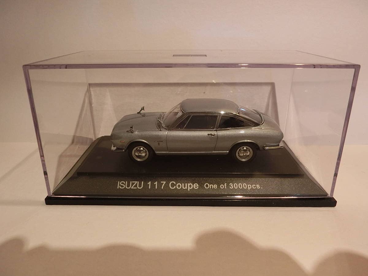 EBBRO ISUZU 117 Coupe シルバー 1/43 Amazon | EBBRO製 1/43 イスズ 117 クーペ 銀 ＊希少絶版品