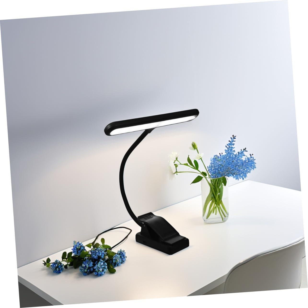ERINGOGO Led Piano Stand Lamp Real-time Power Indicator 27 Levels Clip-on Book Light for Reading Lightweight