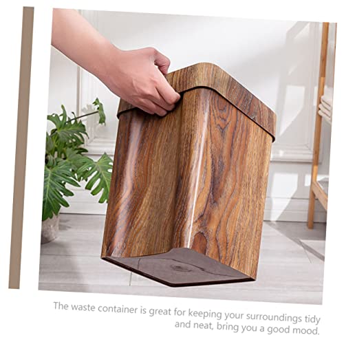 Caneca de basura rectangular de plástico con diseño madera miniatura 6