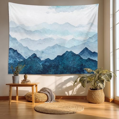 Tapisserie aquarelle montagnes bleu marine pour habiller un mur nu de chambre sans peindre