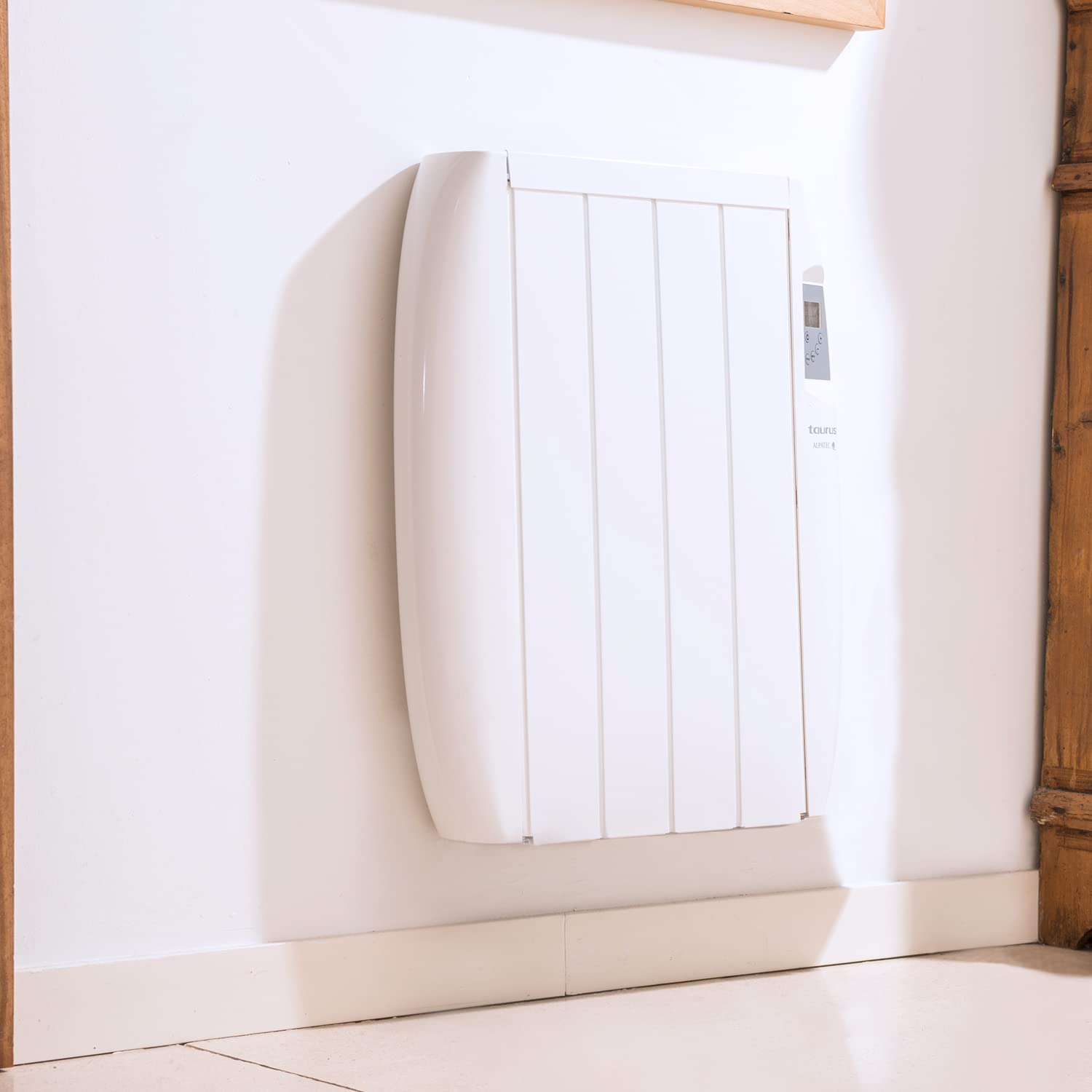 Taurus - Emisor Térmico Digital 600W | Tecnología seca | Sin fluidos | Programación diaria y semanal | 2 modos | Termostato ajustable | Incluye patas y soporte pared | Blanco.