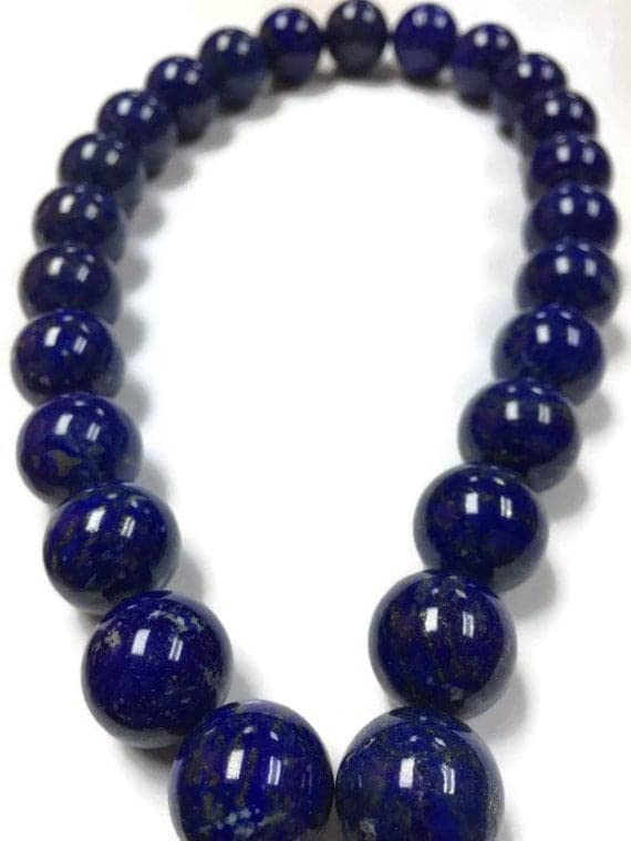 Perle de lapis-lazuli ronde en diamètre 16mm pour créer un sautoir en pierre