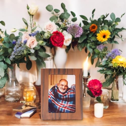 Image of Neem Karoli Baba Photo Frame for Table & Desk | Neeb Karori Baba (Picture Size 5x7 Inch) - GR-1085