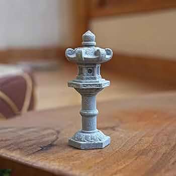 金工 銅製 葛屋灯篭 茅葺屋根 置灯籠 日本家屋 置物 ランプ【MA614】 Amazon.co.jp: 灯篭 吊灯篭 高岡銅器 四角 灯籠 小 : ホーム