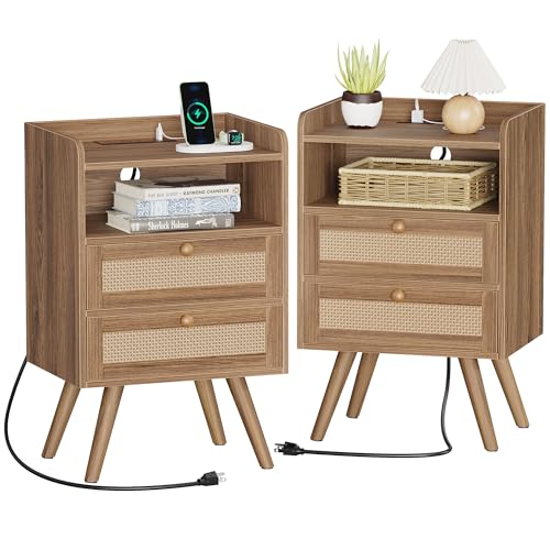 SUPERJARE 2 Drawer Night Stand with Charger Station, Boho Rattan Nightstand Set of 2, 25.2 Inch Tall Bed Side Table with Solid Wood Feet, End Table, Open Storage, Synthetic Rattan, Walnut