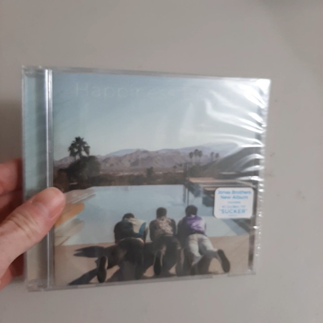 Amazon.com: Happiness Begins: CDs & Vinyl