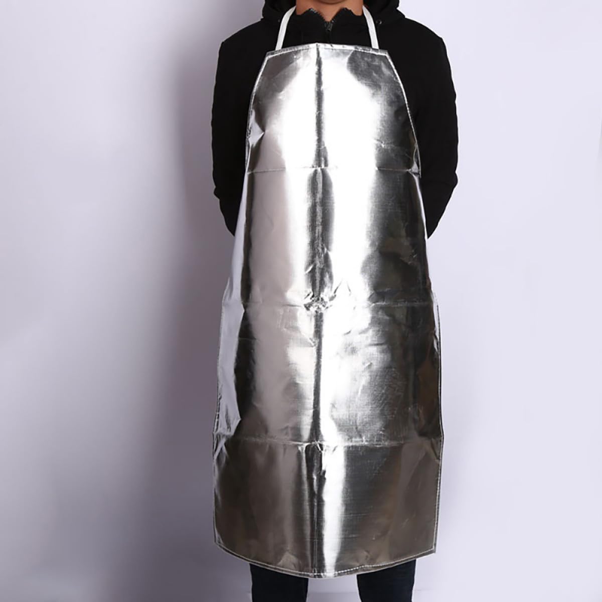 Housoutil Wärmeisolierende Hitzeschutzschürze aus Aluminiumfolie Feuerfest und Ölbeständig Voller Schutz Langlebig für Werkstatt und Universelle Nutzung in Silber Zufällige Zufällige Farbe