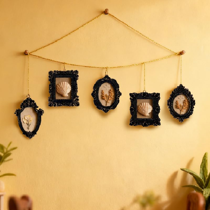 Image of Vintage Decorative Mini Picture Frames Set, Black with Gold Accents, 3 Pack Antique Style Resin Photo Frames for Wall Display, DIY Jewelry, Photography (Black gold)
