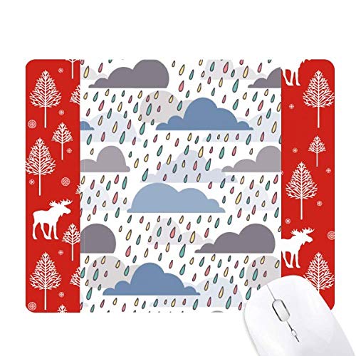 La souris nuages au goutte-à-goutte de pluie pour un décor de Noël de la forêt