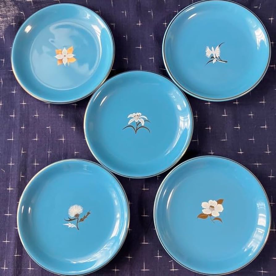 青い花模様の波形皿2枚セット 青い花模様の波形皿2枚セット 青い花模様の波形皿2枚セット 青い花模様