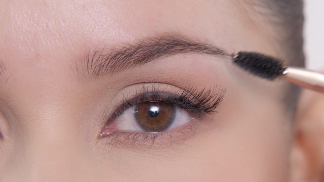 Image of Anastasia Beverly Hills - Brow Powder Duo Dual-Shade Fill & Define | Dual-Shade Customization, Buildable High-Pigment Formula, Velvety Seamless Blending, On-The-Go Precision.