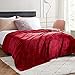 EHEYCIGA Plaid Polaire 220x240,Couverture Polaire Couvre Lit 2 Personnes,Jete de Canape Grande Taille,Plaid Jeté Canapé Flanelle Doux et Chaud, Bourgogne Rouge