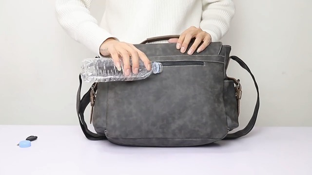 [maruno] ショルダーバッグ 大容量 メンズ 斜めがけ a4対応 メッセンジャーバッグ 防水 肩がけバッグ カバン PU 人気 通勤 通学 旅行 ア Amazon | [maruno] ショルダーバッグ 大容量 メンズ 斜めがけ a4対応