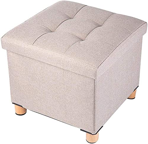 Rembourrage doux pour ce repose-pieds cube résolvant le manque de rangement