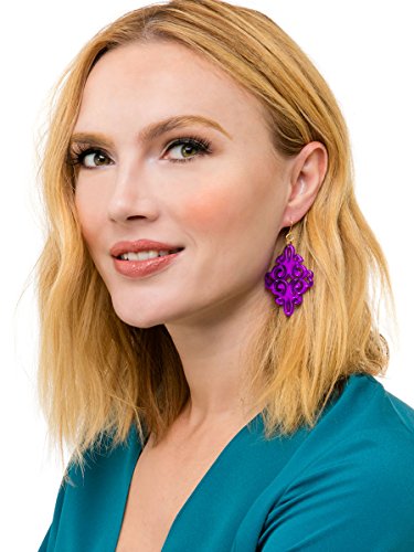 ZENZII Acrylic Resin Twirling Drop Earrings for Women2