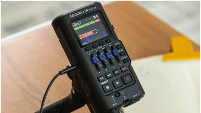 Amazon.co.jp: ZOOM ズーム R4 32bitフロート録音対応 4トラック録音