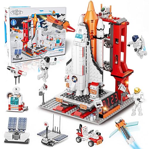 【Kit di Blocchi Giocattolo per Razzi Spaziali】Ogni bambino ha il sogno di diventare un astronauta per viaggiare nello spazio. Il giocattolo Space Shuttle può favorire il ragionamento spaziale per bambini e le capacità motorie fine mentre esplorano il mondo infinito del gioco a tempo indeterminato, le bambole divertenti possono offrire a bambini un'aginazione peculiare, nel processo di assemblaggio di un'atmosfera immersiva. I blocchi 888pcs possono essere assemblati in 11 modelli di strumenti.